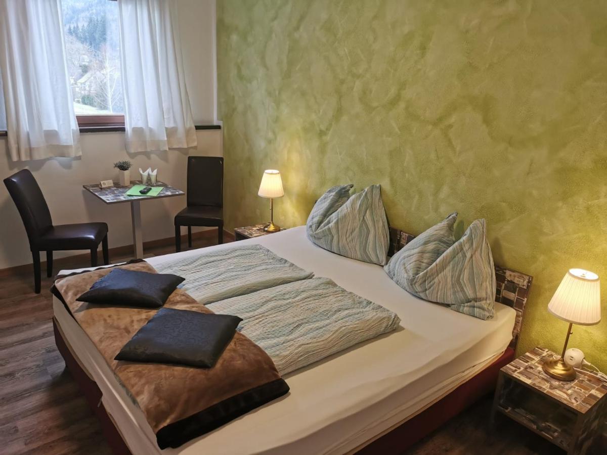 Fruehstueckspension Gasthof Gesslbauer Steinhaus am Semmering Екстериор снимка