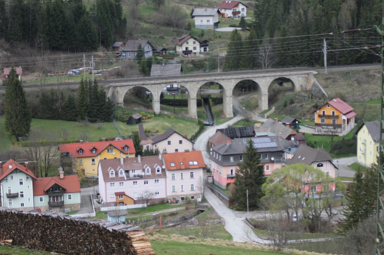 Fruehstueckspension Gasthof Gesslbauer Steinhaus am Semmering Екстериор снимка